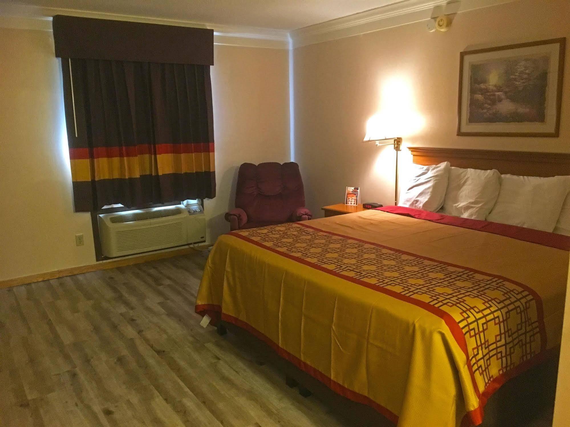Americas Best Value Inn & Suites Thief River Falls Buitenkant foto
