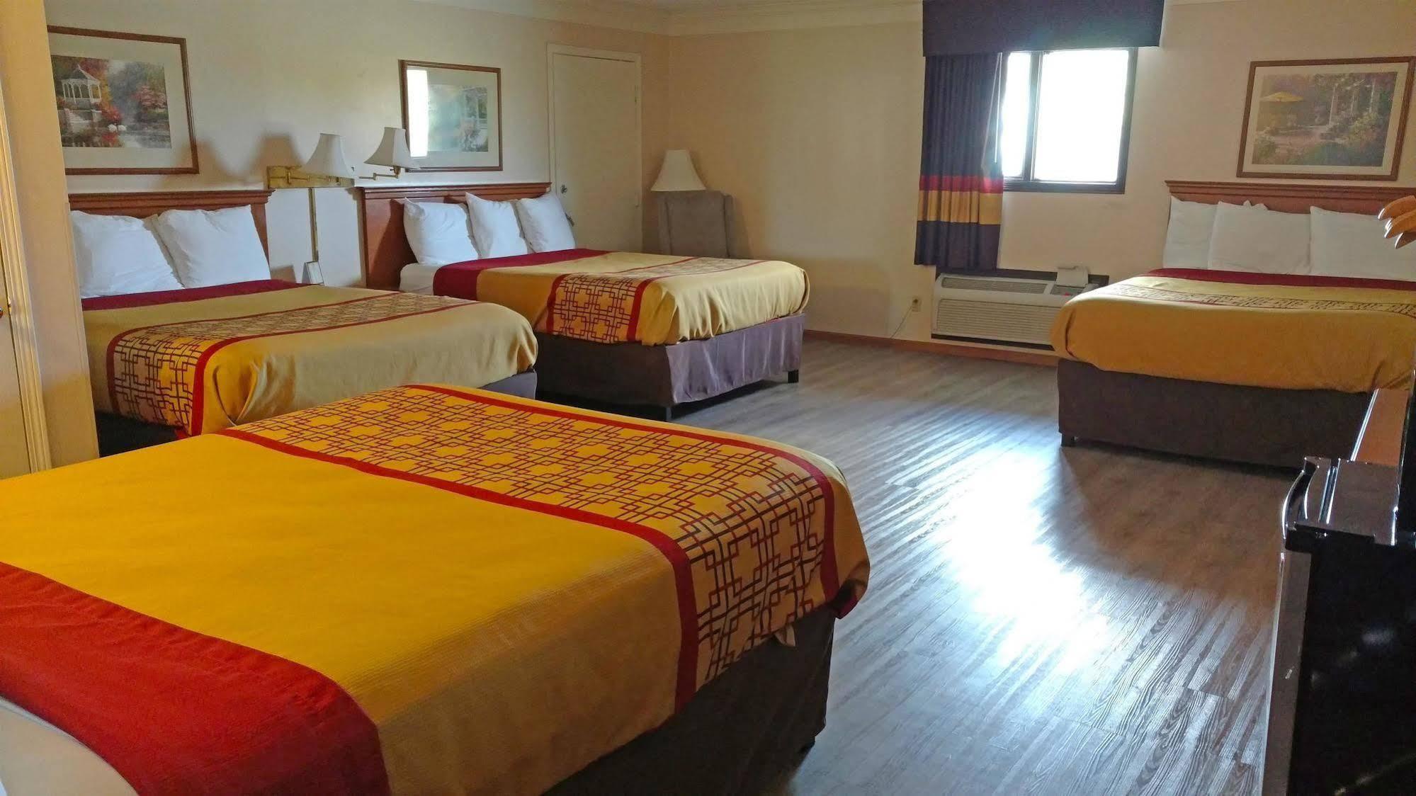 Americas Best Value Inn & Suites Thief River Falls Buitenkant foto