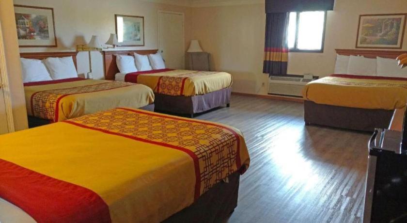 Americas Best Value Inn & Suites Thief River Falls Buitenkant foto