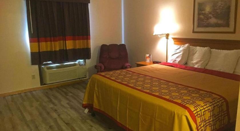 Americas Best Value Inn & Suites Thief River Falls Buitenkant foto
