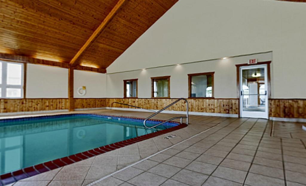 Americas Best Value Inn & Suites Thief River Falls Buitenkant foto